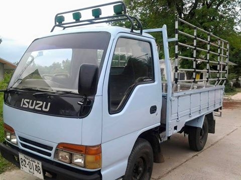 ขาย4ล้อ ISUZU NKR 88แรง เครื่องดี แคชซีสวย ยางดี ภายในสวย สภาพพร้อมใช้งาน เอกสารพร้อมโอน สนใจโทร 090-8588220คุณนะ 093-3258446คุณบิว ID:narong498 หรือเข้าดูสินค้าอื่นๆได้ที่ www.truck.in.th/498 หรือเพจFacebook ณรงค์ ซื้อขายรถมือสอง (เว็บไซต์ส่วนตัว) หรือFa