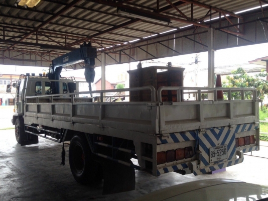 6ล้อROCKY ยาว 7.20ม. เครน 3ตัน  สี่ปอก สามชัก ครัทสีสวย หัวสวย เครื่องดี แอร์เย็น รถสวยพร้อมใช้งาน ขาย 750,000 บาท (ศุภากร 081-4252943)