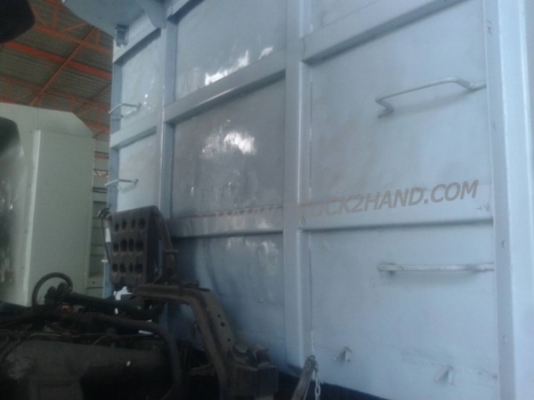 รถบรรทุก 10 ล้อดัมพ์ ยี่ห้อ HINO