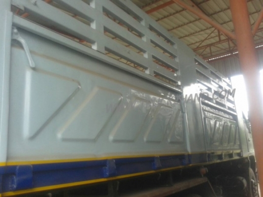 รถบรรทุก 10 ล้อดัมพ์ ยี่ห้อ HINO