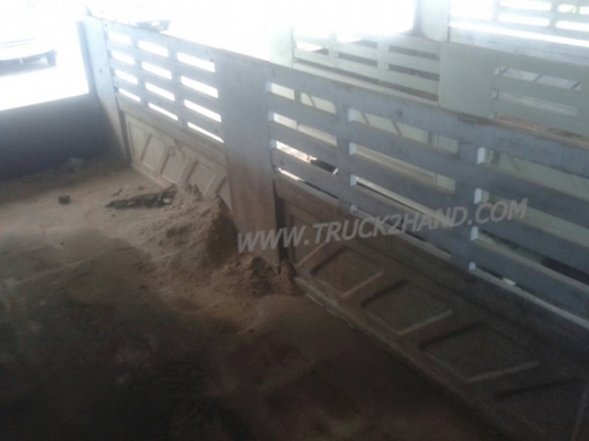 รถบรรทุก 10 ล้อดัมพ์ ยี่ห้อ HINO