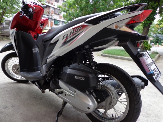 CLICK 125 i สีขาว ดำ รถเดือนธันวาคม ปี 2557 ไมล์ 3พันโล  ขาย 33,500บาท