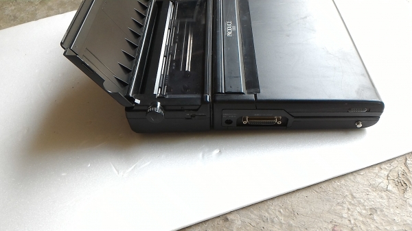 โน๊ตบุ๊ค SONY รุ่นแรกๆจากญี่ปุ่นพร้อมเครื่องพิมพ์ในตัวแยกถอดเข้า-ออกได้