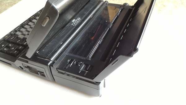 โน๊ตบุ๊ค SONY รุ่นแรกๆจากญี่ปุ่นพร้อมเครื่องพิมพ์ในตัวแยกถอดเข้า-ออกได้