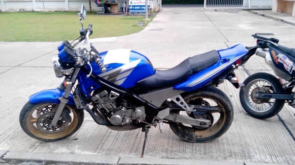 ขาย Honda CB1 - 400 cc. ทะเบียนแท้พร้อมโอนขนส่งทุกที่ ชุดแต่งเทคราคา 65000 บาท