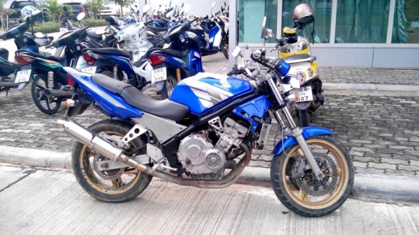 ขาย Honda CB1 - 400 cc. ทะเบียนแท้พร้อมโอนขนส่งทุกที่ ชุดแต่งเทคราคา 65000 บาท ขาย Honda CB1 - 400 cc. ทะเบียนแท้พร้อมโอนขนส่งทุกที่ ชุดแต่งเทคราคา 65000 บาท