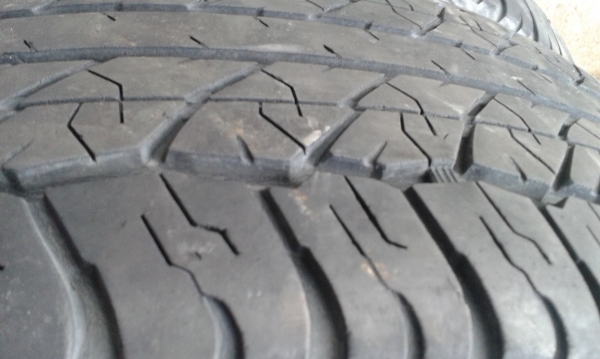 ขายยาง dunlop at20 grandtrek 255/70r16 ปี 2011