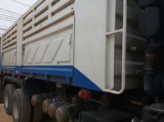 22 ล้อแม่-ลูก 360 แรงปี 2553 รถวิ่งทรายและหินเล็กเท่านั้น รถสวยเดิมๆ สีเดิมๆ