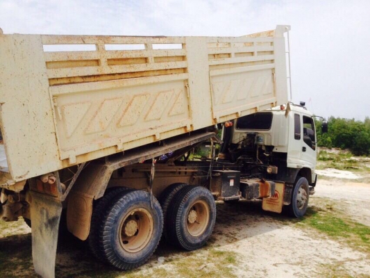 10 ล้อดั้ม 270 แรง ปี 2549 รถสวยมากใช้น้อยไมล์แค่ 122300 กิโล รถเดิมๆสวย