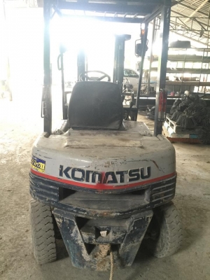 ขายรถฟอร์คลิฟต์มือสอง KOMATSU รุ่น FG20-11  2ตัน