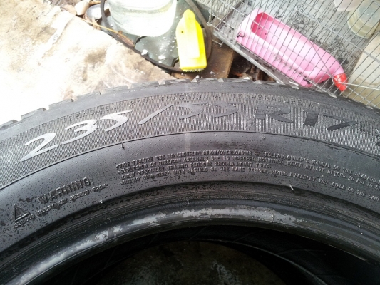 ขายยาง 235/55/17 ปี 4912 Michelin ยางนิ่มๆ สวยๆ ไม่มีปะ ขายยาง 235/55/17 ปี 4912 Michelin ยางนิ่มๆ สวยๆ ไม่มีปะ