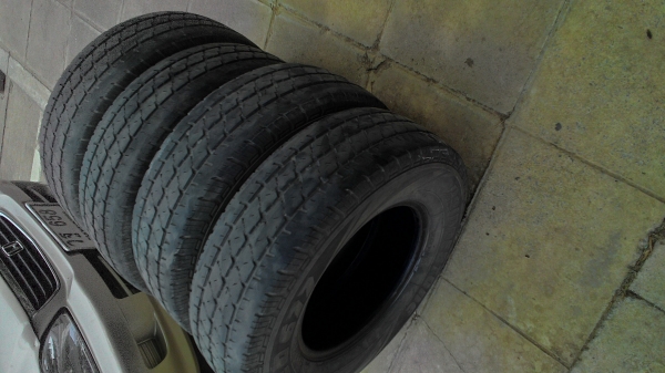 195R14. BRIDGESTONE LEO 677 เป็นชุด 4 เส้น tel.081-427-3941