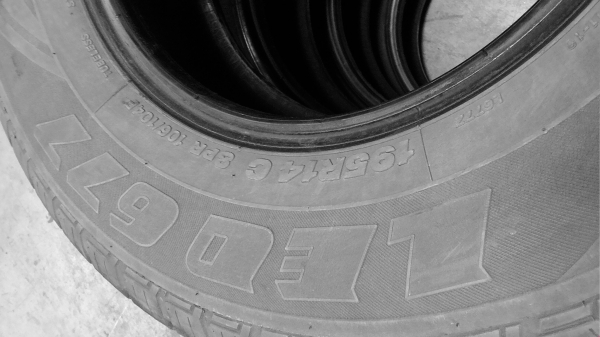 195R14. BRIDGESTONE LEO 677 เป็นชุด 4 เส้น tel.081-427-3941