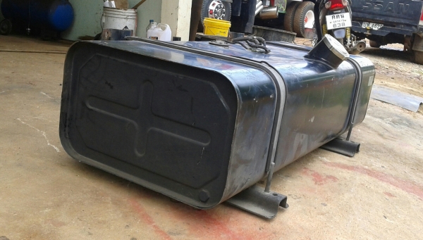 ถังน้ำมัน 200 ลิตร เก่าญี่ปุ่น พร้อมขา