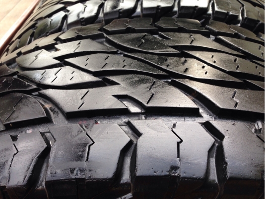 ยาง All Bridgestone 31 10.5 R15 สิ้นปี11 สภาพดี ดอกคมๆ