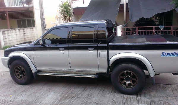 ขาย MITSUBISHI GRANDIS 4WD 4Dr ปี2002 ขาย MITSUBISHI GRANDIS 4WD 4Dr ปี2002