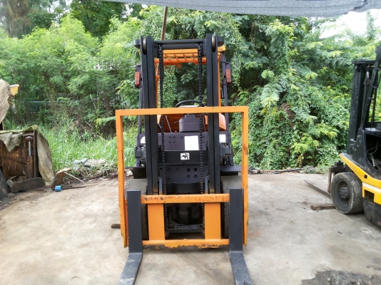 ขายรถโฟ๊คลิ๊ฟโคมัสสุยก4ตัน เครื่องดีเซล6สูบ พร้อมใช้งานครับ งาสไลด์ข้างได้เสา 4เมตร ขายถูก 195000 บาท