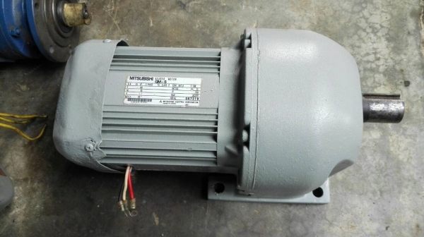 Sale>> มอเตอร์เกียร์ Mitsubishi 0.5 HP. 380 V.อัตราทด 1:100 ดึงหนักๆจัดไปครับ วิ่งเงียบ จัดส่งทั่วประเทศครับ!! 089-2499-123 นครปฐม