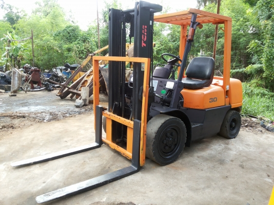 ขายรถโฟ๊คลิ๊ฟTCM ยก3ตัน เครื่องอีซูซุดีเซล เสา3เมตร ขายถูก 170000 บาท