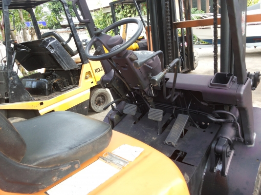 ขายรถโฟ๊คลิ๊ฟTCM ยก3ตัน เครื่องอีซูซุดีเซล เสา3เมตร ขายถูก 170000 บาท