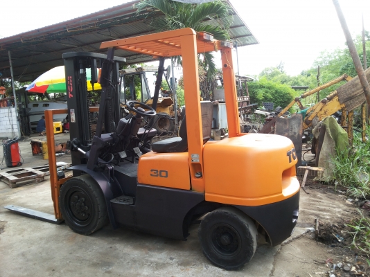 ขายรถโฟ๊คลิ๊ฟTCM ยก3ตัน เครื่องอีซูซุดีเซล เสา3เมตร ขายถูก 170000 บาท