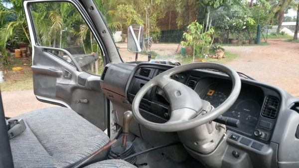 มิตซู แคนเตอร์ 110  แรง  ใช้งานมาแค่ 50,000 โล