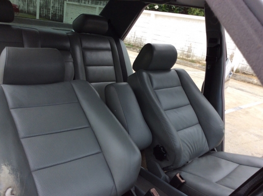 ขายรถ เบนส์ 300E W124 ปี89 เครื่องเดิมๆ เกียร์ออโต้ เพาเวอร์ ไฟฟ้า ภายในเบาะหนังแท้สวยๆสะอาด ลายไม้สวย แอร์หนาว เบรคabs ตัวถังเดิมสวย สีเงาสวยทั้งคัน แม็กเดิมปัดเงา รถสวย ขับดีมากครับ พร้อมใช้ครับ