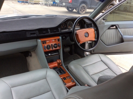 ขายรถ เบนส์ 300E W124 ปี89 เครื่องเดิมๆ เกียร์ออโต้ เพาเวอร์ ไฟฟ้า ภายในเบาะหนังแท้สวยๆสะอาด ลายไม้สวย แอร์หนาว เบรคabs ตัวถังเดิมสวย สีเงาสวยทั้งคัน แม็กเดิมปัดเงา รถสวย ขับดีมากครับ พร้อมใช้ครับ