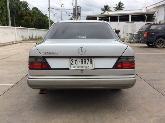 ขายรถ เบนส์ 300E W124 ปี89 เครื่องเดิมๆ เกียร์ออโต้ เพาเวอร์ ไฟฟ้า ภายในเบาะหนังแท้สวยๆสะอาด ลายไม้สวย แอร์หนาว เบรคabs ตัวถังเดิมสวย สีเงาสวยทั้งคัน แม็กเดิมปัดเงา รถสวย ขับดีมากครับ พร้อมใช้ครับ