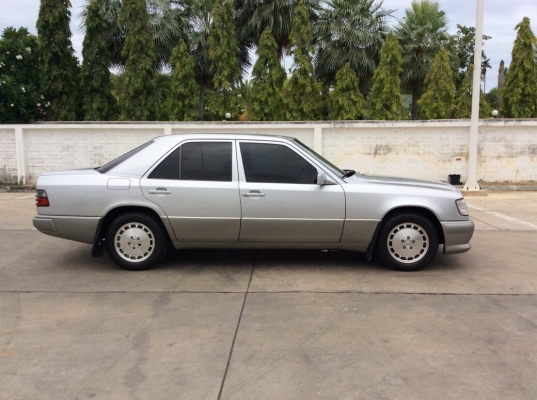 ขายรถ เบนส์ 300E W124 ปี89 เครื่องเดิมๆ เกียร์ออโต้ เพาเวอร์ ไฟฟ้า ภายในเบาะหนังแท้สวยๆสะอาด ลายไม้สวย แอร์หนาว เบรคabs ตัวถังเดิมสวย สีเงาสวยทั้งคัน แม็กเดิมปัดเงา รถสวย ขับดีมากครับ พร้อมใช้ครับ