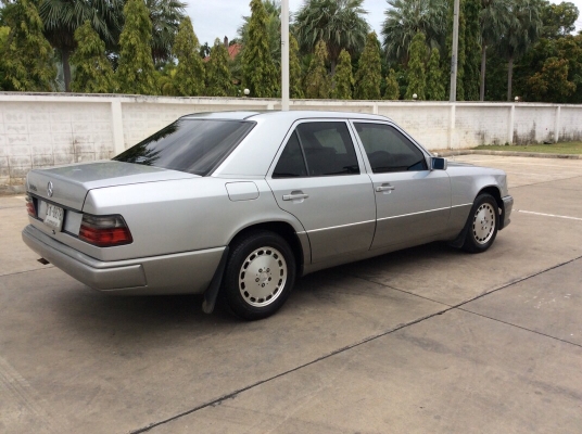 ขายรถ เบนส์ 300E W124 ปี89 เครื่องเดิมๆ เกียร์ออโต้ เพาเวอร์ ไฟฟ้า ภายในเบาะหนังแท้สวยๆสะอาด ลายไม้สวย แอร์หนาว เบรคabs ตัวถังเดิมสวย สีเงาสวยทั้งคัน แม็กเดิมปัดเงา รถสวย ขับดีมากครับ พร้อมใช้ครับ