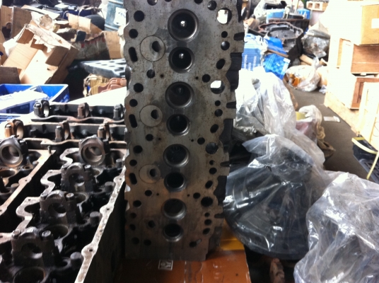 ขายฝาสูบtoyota 3L ฝาใหม่คับ