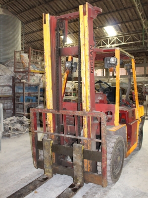 ขาย FORKLIFT NISSAN 4 ตัน ขาย FORKLIFT NISSAN 4 ตัน
