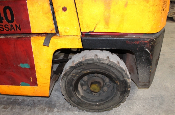 ขาย FORKLIFT NISSAN 4 ตัน ขาย FORKLIFT NISSAN 4 ตัน