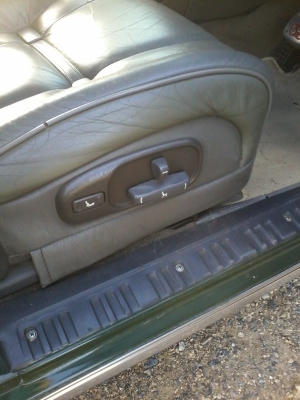 ขายรถเดิมสภาพสวย เล่มทเบียนพร้อมโอนครับ รถไม่มีฝุลดราคาครับ85000บาท