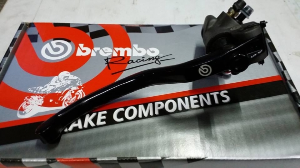 ขายปั๊ม Brembo โลโก้ขาว 19x18 สภาพสวย
