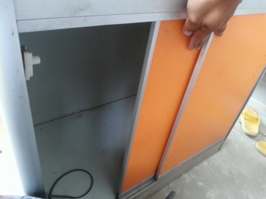 ขายตู้โชว์ แฟชั่น หรูหราสวยงาม ได้ทั้ง นาฬิกา โทรสัพมือถือ เบเกอร์รี่ เอนกประสงค์ สภาพสวยมาก มีไฟส่องภายในตู้ครบ สั่งประกอบพิเศษมา  มีบริการยกส่งในกทม. ฟรี!ถึงที่ครับ ใบใหญ่2x,xxx ไม่ขายวันนี้ตอนนี้ขาย4000บาท ใบเล็ก 14,xxx ไม่ขายวันนี้ตอนนี้ขาย3000บาท สนใ