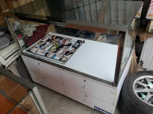 ขายตู้โชว์ แฟชั่น หรูหราสวยงาม ได้ทั้ง นาฬิกา โทรสัพมือถือ เบเกอร์รี่ เอนกประสงค์ สภาพสวยมาก มีไฟส่องภายในตู้ครบ สั่งประกอบพิเศษมา  มีบริการยกส่งในกทม. ฟรี!ถึงที่ครับ ใบใหญ่2x,xxx ไม่ขายวันนี้ตอนนี้ขาย4000บาท ใบเล็ก 14,xxx ไม่ขายวันนี้ตอนนี้ขาย3000บาท สนใ