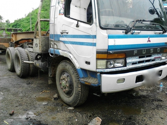 รถมิตซู 10 ล้อ หัวลาก FN - 527 / 260  แรงม้า. ปี 49   สนใจติดต่อ  081 - 6079515