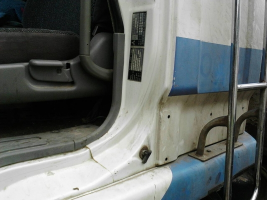 รถมิตซู 10 ล้อ หัวลาก FN - 527 / 260  แรงม้า. ปี 49   สนใจติดต่อ  081 - 6079515