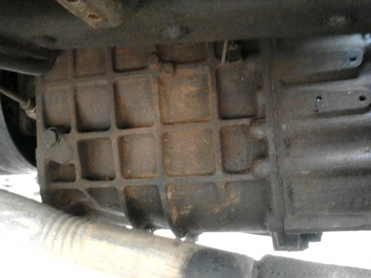 รถมิตซู 10 ล้อ หัวลาก FN - 527 / 260  แรงม้า. ปี 49   สนใจติดต่อ  081 - 6079515