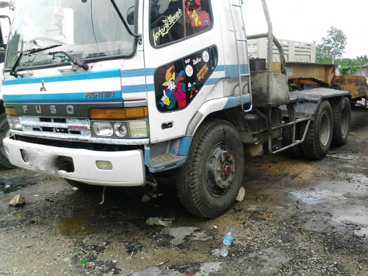 รถมิตซู 10 ล้อ หัวลาก FN - 527 / 260  แรงม้า. ปี 49   สนใจติดต่อ  081 - 6079515