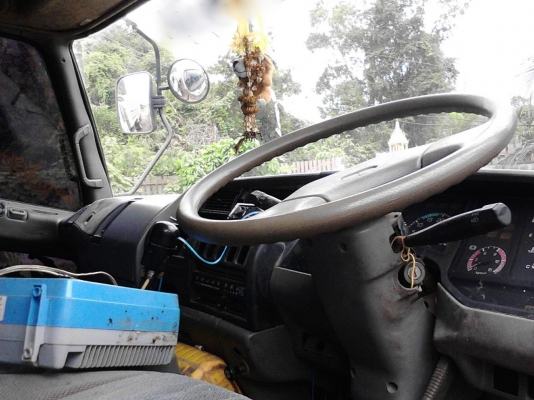 รถมิตซู 10 ล้อ หัวลาก FN - 527 / 260  แรงม้า. ปี 49   สนใจติดต่อ  081 - 6079515