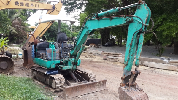 ขายkomatsu pc 35r8 ขายkomatsu pc 35r8