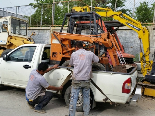 ส่งรถตักบ็อบแค็ทไปนครราชสีมาครับ ขอบคุณเสี่ยที่มาอุดหนุนครับ ส่งรถตักบ็อบแค็ทไปนครราชสีมาครับ ขอบคุณเสี่ยที่มาอุดหนุนครับ