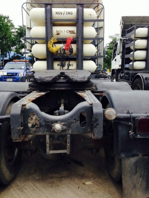 ขายด่วนครับ หัวลาก ISUZU DECA 320 ปี 48 และ ปี 50 รถสวยครับ พร้อมใช้งาน รวม 5 คัน