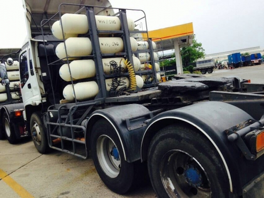 ขายด่วนครับ หัวลาก ISUZU DECA 320 ปี 48 และ ปี 50 รถสวยครับ พร้อมใช้งาน รวม 5 คัน