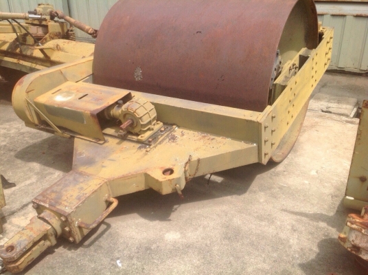 ขายรถบดแบบใช้ลากสั่นสะเทือน ราคา 210000