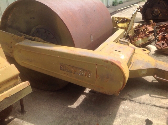 ขายรถบดแบบใช้ลากสั่นสะเทือน ราคา 210000