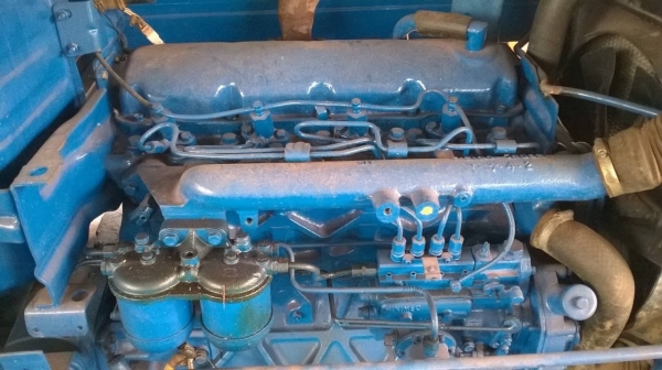 ขายรถไถฟอร์ด 6610 เสื้อลาย อุปกรณ์มีผานดันหน้า และผาน 6 เอกสารเล่มทะเบียนครบ ราคาคุยกันได้ครับ